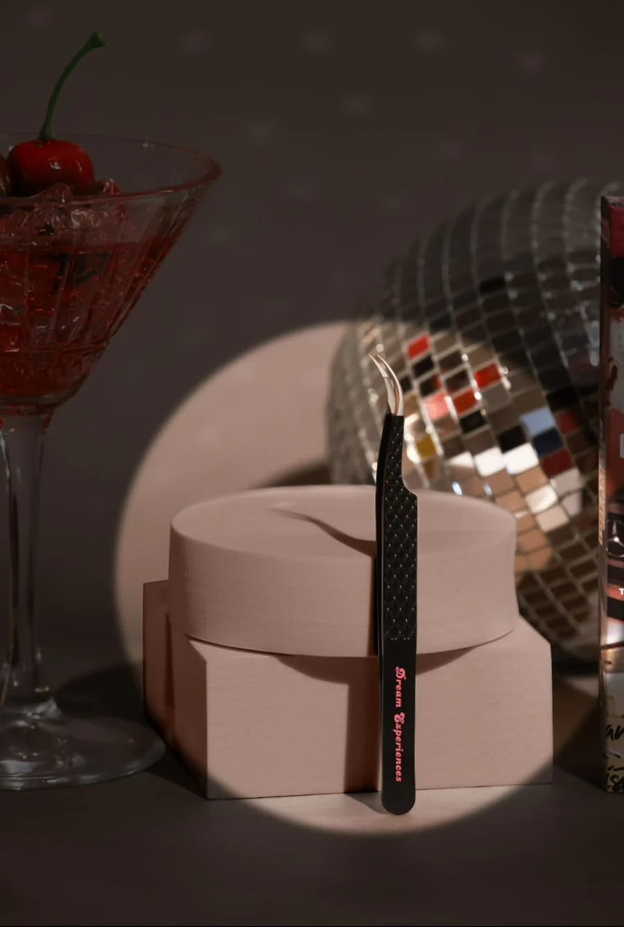 | Curved Fiber Tip Tweezer for Eyelash Extensions| (DREAM LIFE COLLECTION)